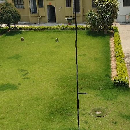 Отель Panthashala Santiniketan Sri Niketan Экстерьер фото